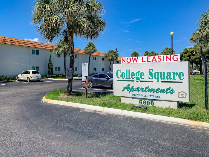 College Square 8