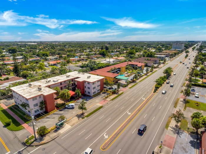 Hollywood Court Apartments 4